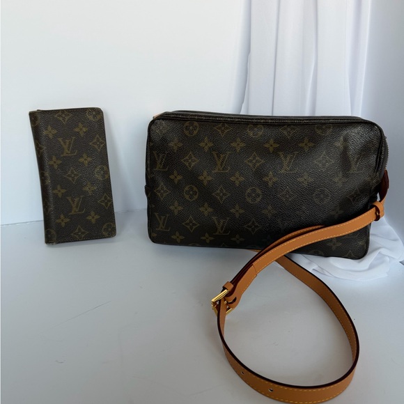 Louis Vuitton Handbags - Louis Vuitton Monogram Canvas Toiletry Pouch with Tan Strap